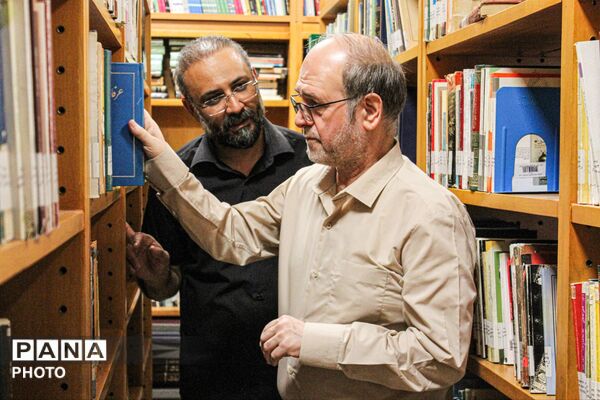 بازدید مشاور عالی وزیر فرهنگ و ارشاد اسلامی از مسجد آقا میرزا احمد زنجان