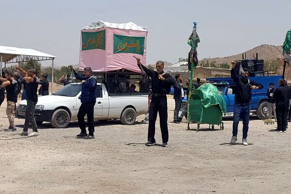مراسم عزاداری و زنجیرزنی روز عاشورا در روستای جعفرآباد بوانات