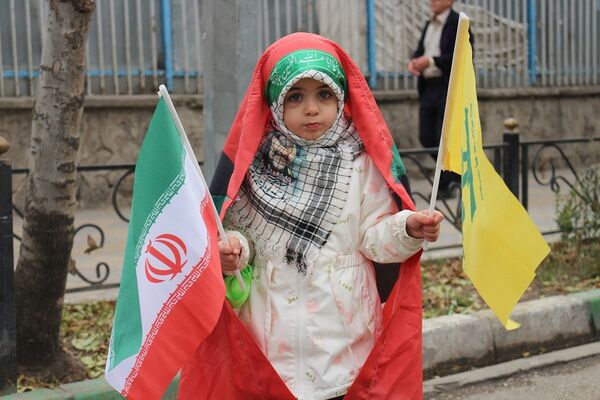 شرکت دانش‌آموزان اردبیلی در راهپیمایی یوم‌الله ۱۳ آبان