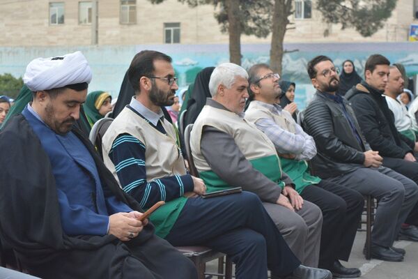 حضور خادمان رضوی در مدرسه قدر بهارستان‌دو