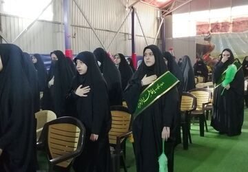 پیش‌اجلاسیه نماز دانش‌آموزی در دبیرستان روشنگر ناحیه چهار قم