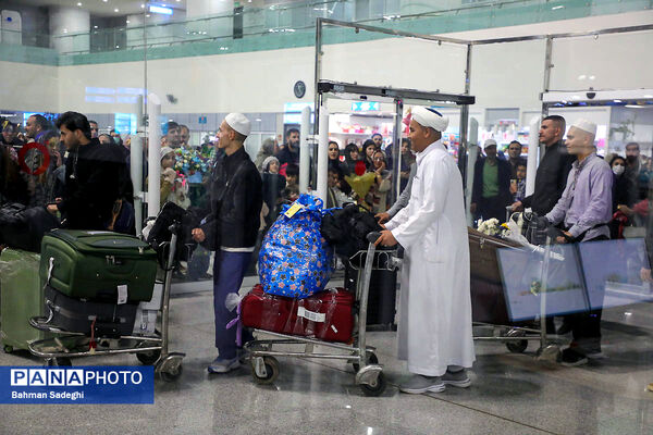 مراسم استقبال بازگشت اولین کاروان عمره گذار دانش آموزان پسر