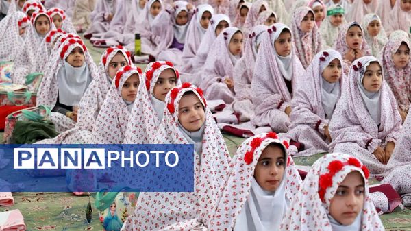  جشن عبادت ۱۵۰۰ دانش‌آموز دختر میبدی در هفته گرامیداشت امور تربیتی و تربیت اسلامی