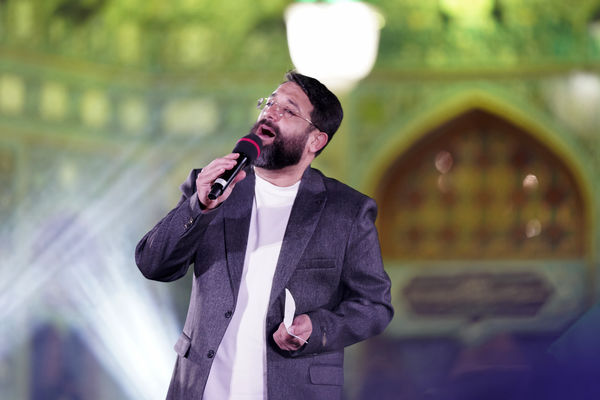 همخوانی سرود «سلام یا مهدی» با حضور ابوذر روحی در مسجد جمکران