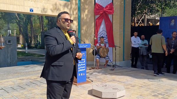 آیین بهره‌برداری از گذر صنایع دستی اصفهان