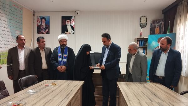 زنگ نماز متمرکز استانی در دبیرستان شهید پناهی ناحیه 3 کرج  نواخته شد