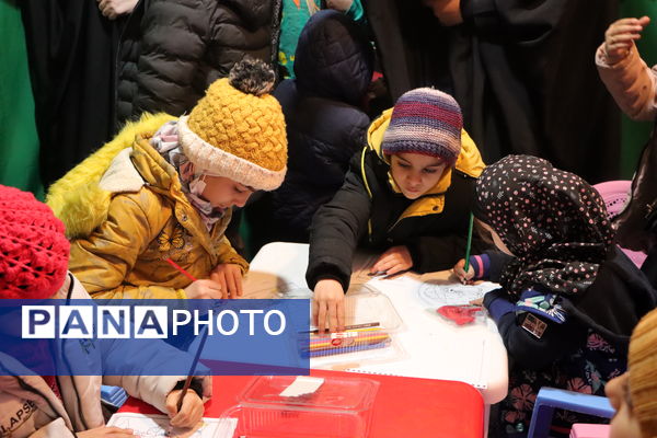 پذیرایی نوجوانان سید مرکز سلاله از منتظران ظهور در ایام فرخنده نیمه شعبان