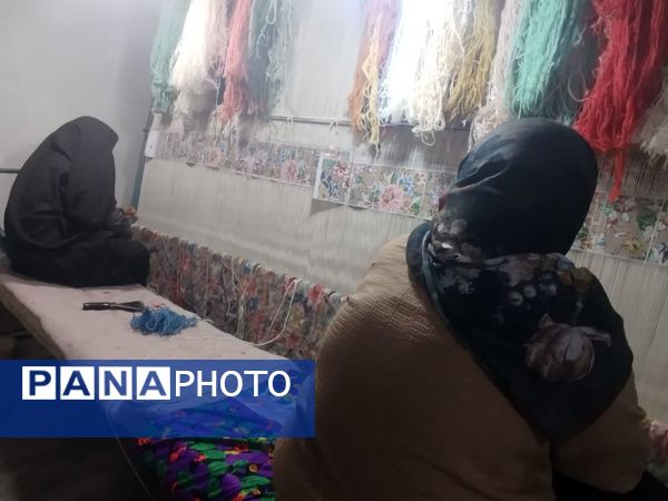 هنر قالی بافی ،پیشه‌ سنتی‌ بانوان‌ مهدی آباد خلیل آباد 