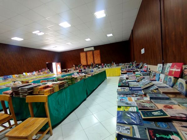 گشایش نمایشگاه کتاب در فرهنگسرای فاروج 
