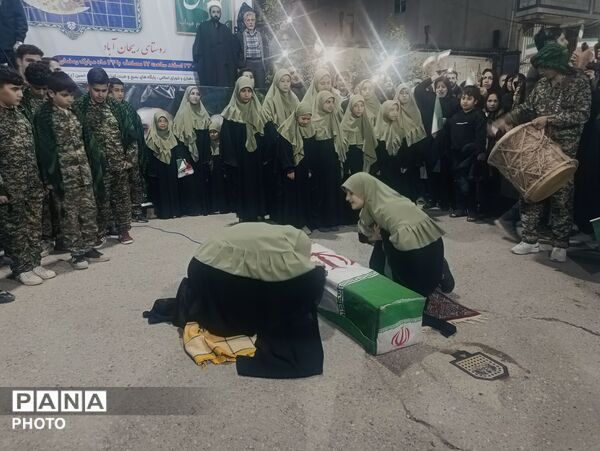 سفره افطاری خیابانی و تجمع منتقمین رهبر شهید در روستای ریحان‌آباد گلوگاه