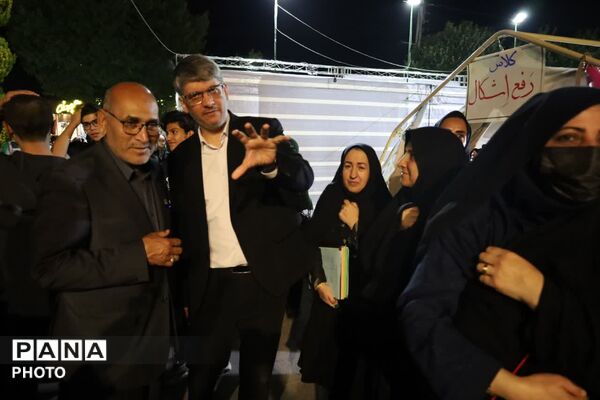  بازدید مدیرکل آموزش و پرورش استان از موکب دانش‌آموزان سمپاد 