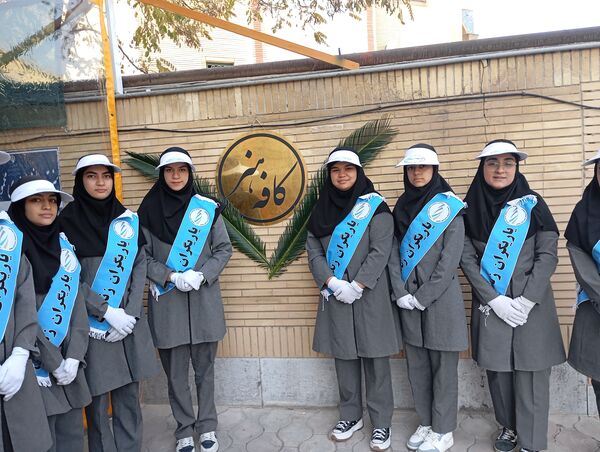 آیین افتتاحیه یاریگران زندگی در هنرستان محمودیه ۸