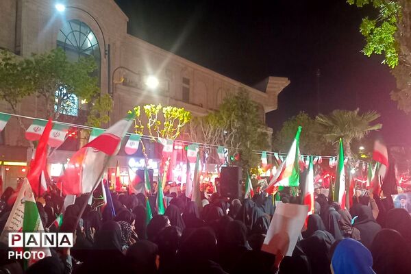 حضور مردم‌ نسیم‌شهر در سی هفتمین تجمع شبانه میدان‌ هفت‌تیر
