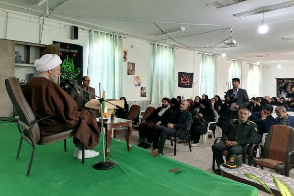 دیدار آیت الله دژکام با فرهنگیان شهرستان بیضا 