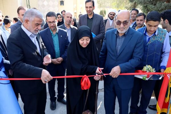 افتتاح زمین چمن دبیرستان دوره اول استعدادهای درخشان شهیدان مزیدی 