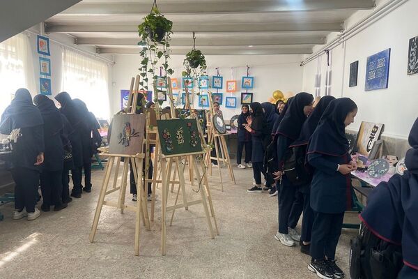 جشنواره‌ هفته‌ مشاغل‌ در هنرستان‌ کارآفرینان بهارستان۲