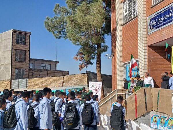 یادواره شهدا دانش آموز در دبیرستان نمونه مرحوم طاووسی شهرستان خلیل آباد 