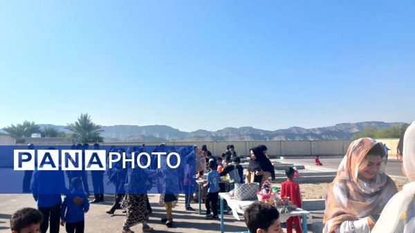 بازارچه دانش‌آموزی در منطقه فین