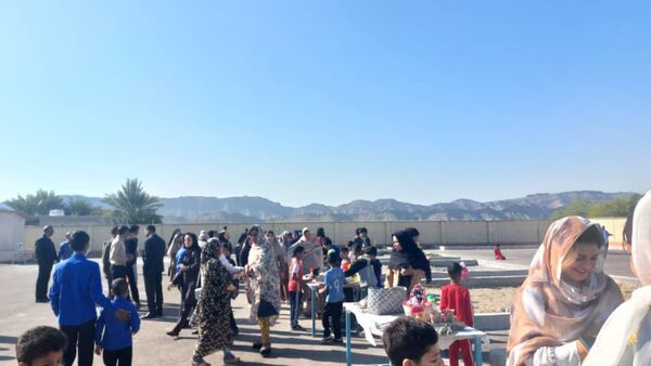 بازارچه دانش‌آموزی در منطقه فین