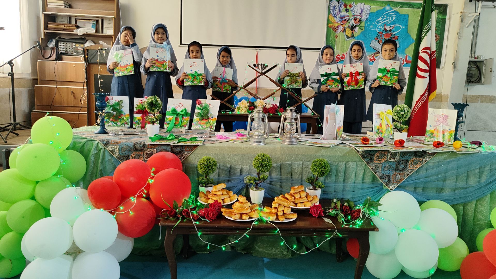 جشن قرآن کلاس اولی‌ها در مدرسه شاهد خیر سجادی 