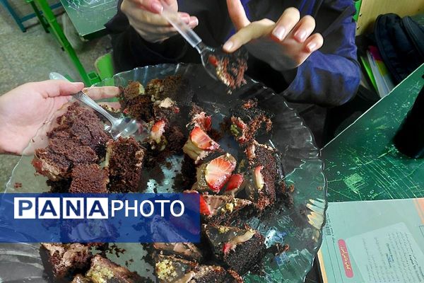 نمایشگاه دانش آموزی مدرسه الزهرا پردیس 