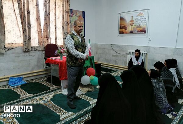 روایتگری جانباز جنگ تحمیلی در دبیرستان حاج مهدی روحانی ارغا شهرستان خلیل آباد