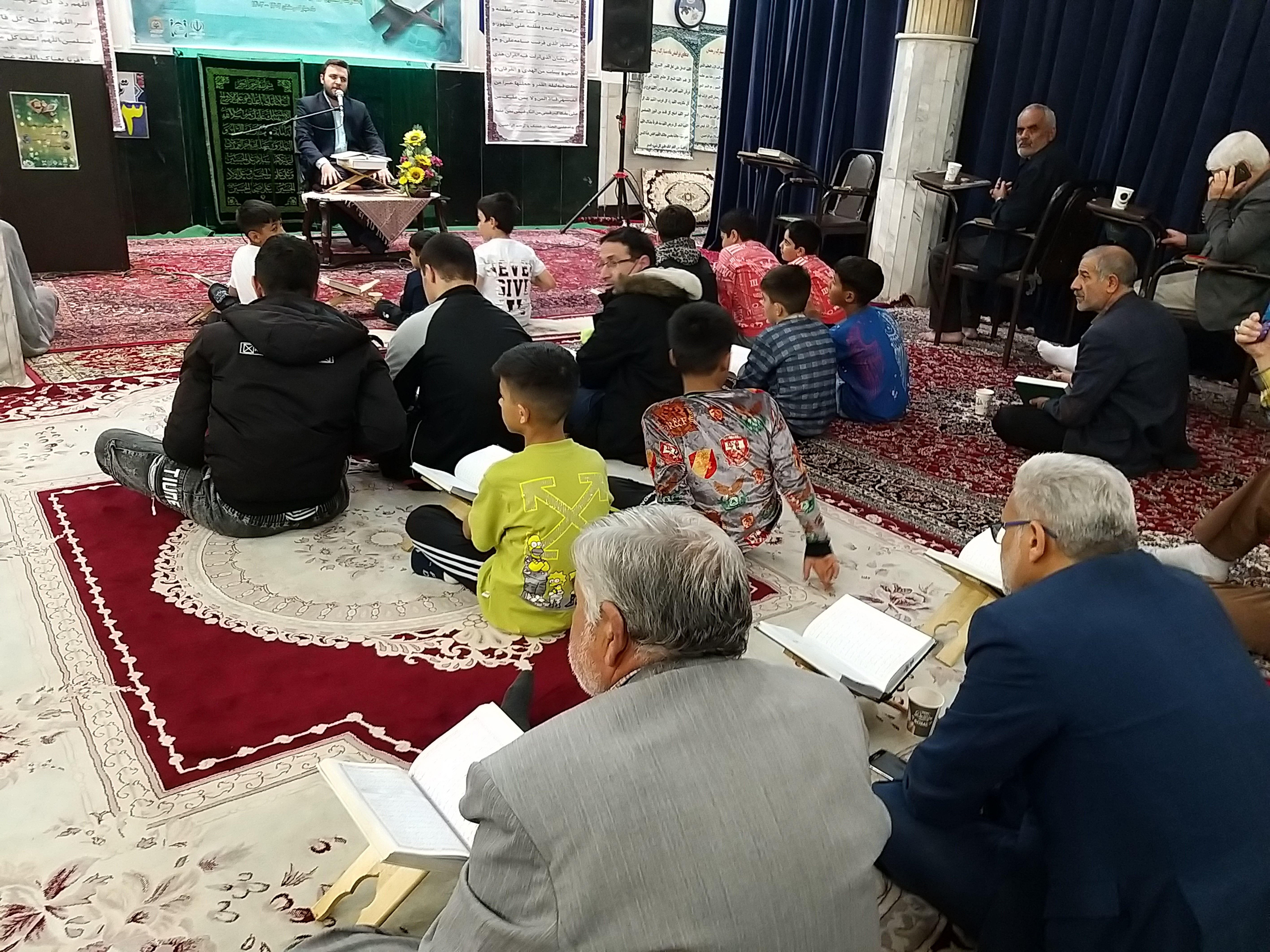 محفل انس با قرآن کریم در مسجد امام زمان (عج) قرچک