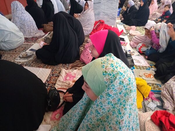 دهه نودی‌ها در نماز عبادی سیاسی جمعه