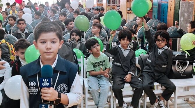 کلاس‌اولی‌ها در سایه یاد شهدا، الفبای دانایی را آغاز کردند