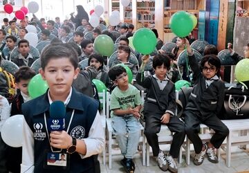 کلاس‌اولی‌ها در سایه یاد شهدا، الفبای دانایی را آغاز کردند