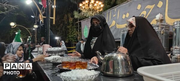 برپایی چایخانه حضرت ام البنین در حاشیه تجمعات کاشمر