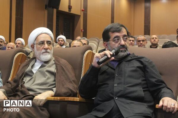 رونمایی از نخستین جلد دانشنامه دفاع مقدس استان قم