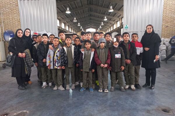 علم در صحنه عمل؛ گردش علمی دانش‌آموزان باقرالعلوم در کارخانه کیان صفا