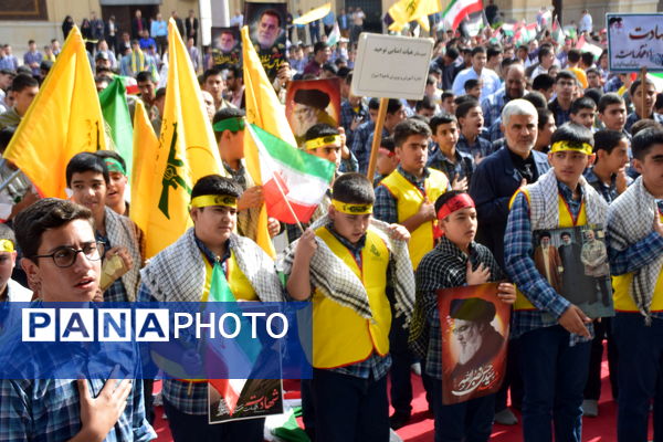 تجمع دانش‌آموزان شیرازی در حمایت از جبهه مقاومت