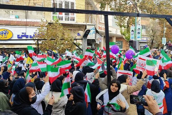 حضور پرشور اقشار مردم در راهپیمایی ۱۳ آبان سنندج