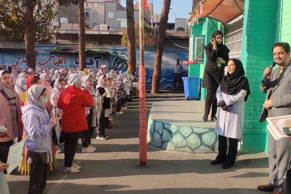 هنرهایی که نفس میکشند؛ با هنرمندی دانش‌آموزان دبستان امید بهارستان‌دو