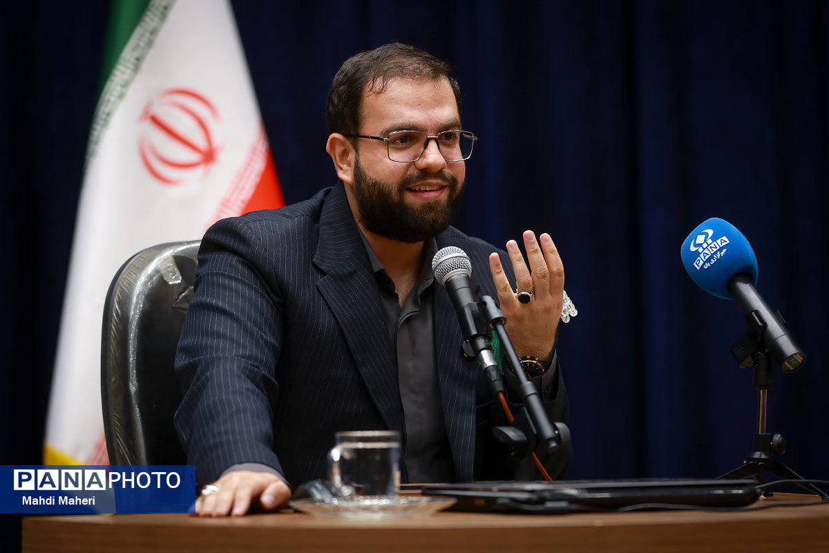 در سفر حج باید چشم سر را ببندید و چشم دل را باز کنید