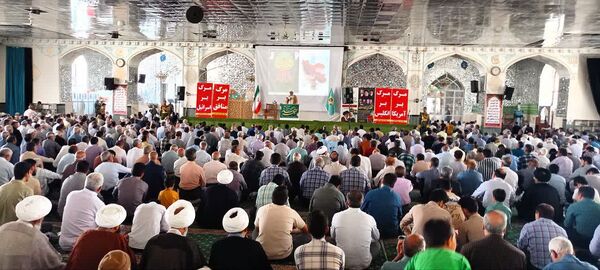 نماز عبادی سیاسی جمعه در کاشمر برگزار شد