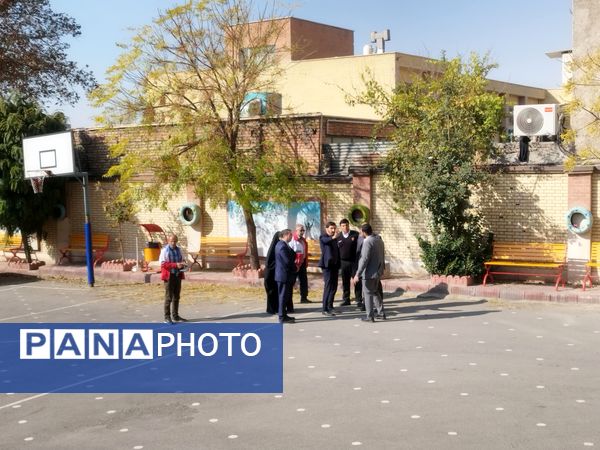 جلسه هماهنگی مانور زلزله در کتابخانه مدرسه غدیر یک قدس