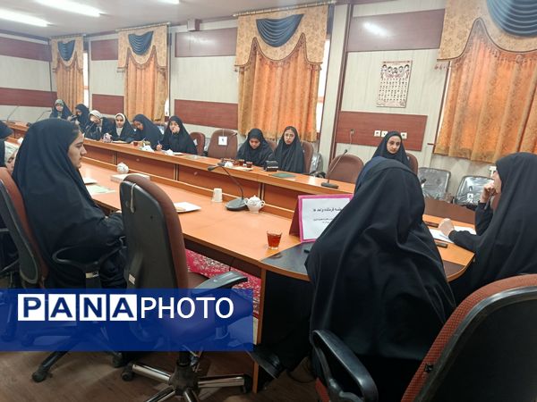 نشست هم‌اندیشی فرماندهان واحد های مدارس  شهرستان خلیل آباد