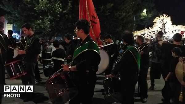 گذری بر فعالیت گروه موسیقی حیدریون   در شب عاشورا 