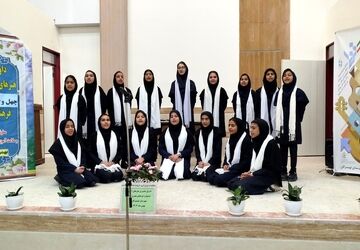 رقابت هنری دانش‌آموزان دبیرستان شاهد بنت‌الهدی در صحنه فرهنگ و خلاقیت
