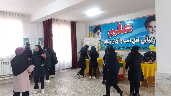 پانتخابات انجمن ورزشی در مدرسه حضرت سکینه (س)