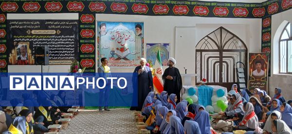 برگزاری محفل انس با قرآن کریم با حضور دانش آموزان دختر شهرستان رشتخوار