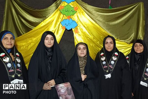برپایی موکب «مدرسه رهبر شهید» در میدان هفت تیر نسیم‌شهر