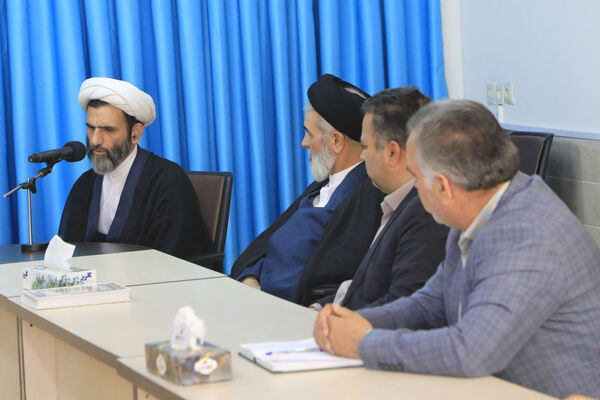 دیدار مدیران آموزش‌ و‌ پرورش خراسان‌جنوبی با نماینده ولی‌فقیه در استان 