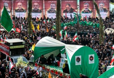 معاون وزیر نفت: آحاد مردم پای پرچم مقدس کشورمان ایستاده‌اند