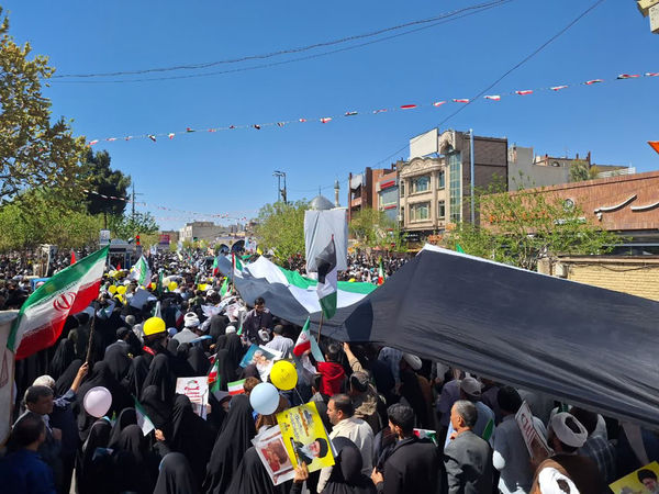 راهپیمایی روز قدس همراه با تشییع پیکر شهید صداقت در قم