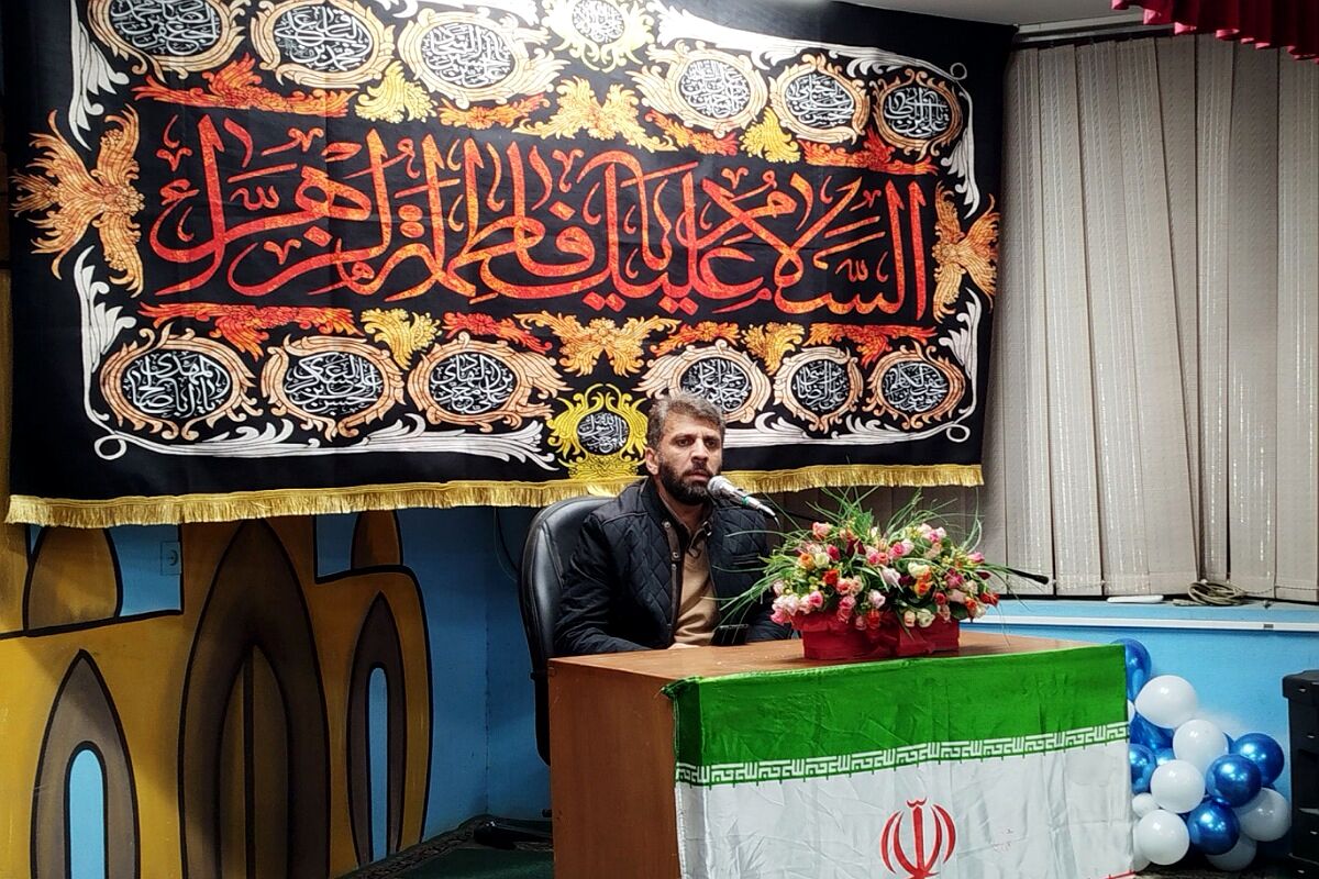 گردهمایی انجمن شعر و ادب فرهنگیان در دبستان طالقانی ناحیه دو شهرری 