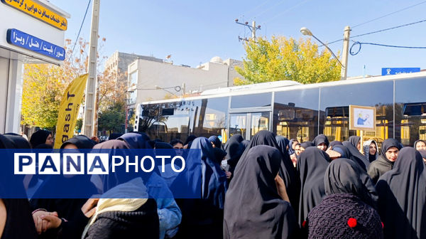 نسل بیدار انقلاب؛ خروش دختران شاهد فاطمه‌زهرا(س) شهرکرد مقابل استکبار جهانی